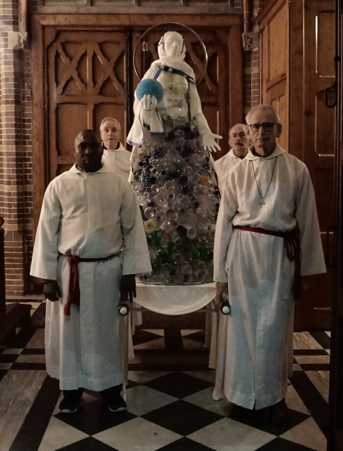 Klimaat Madonna - Processie Earth Hour