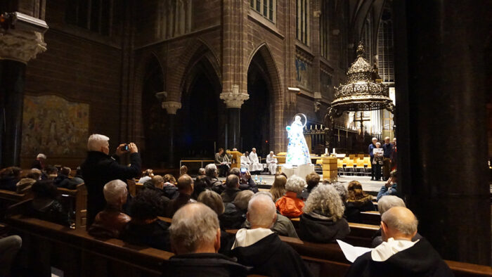 Klimaat Madonna - Processie Earth Hour