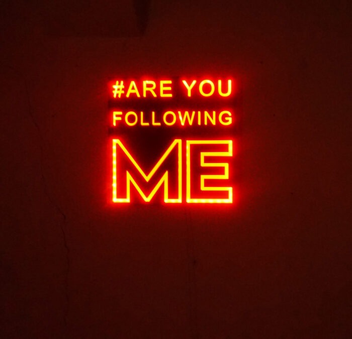 Dedicated Follower - licht expo in kunstruimte Het Langhuis