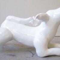 I Used to be So Inflatable But NowI’m More Concrete. Inflatable, gips, soepletters, plasticbloem en lakverf. Particulier bezit, Zwolle. Inflatable-dog-Marit-Otto