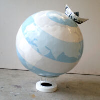 Is there life on Mars. Inflatable, gips, fondue onderstel, papierenbootjes en lakverf Is-there-life-on-mars-Marit-Otto