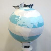 Is there life on Mars. Inflatable, gips, fondue onderstel, papieren bootjes en lakverf Is-there-life-on-mars-reprise-2019-Marit-Otto