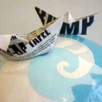 Is there life on Mars. Inflatable, gips, fondue onderstel, papieren bootjes en lakverf- Detail Is-there-life-on-mars-detail-reprise-2019-Marit-Otto