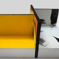 M Stands 4 - onderaanzicht- voor expositie 25 x 25 x 25 in het Mondriaanhuis 2019 M Stands 4- midden onder -25 x 25 x 25- 2019